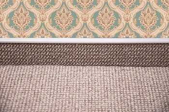 Плинтус для ковролина "Korner" Listwa светло-серый (2500*13,8*50 мм) — фото и характеристики